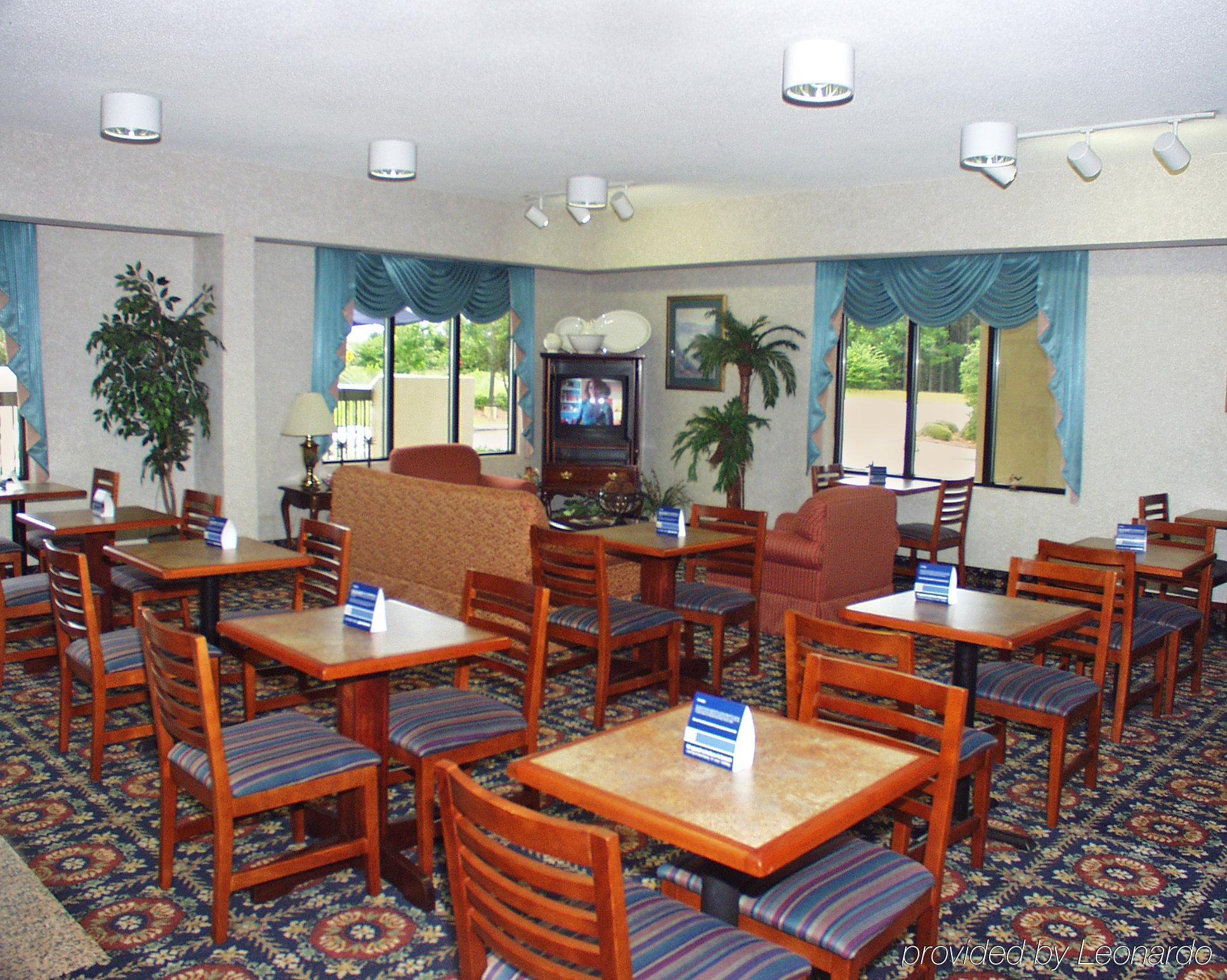 Baymont By Wyndham Orangeburg North Exterior foto