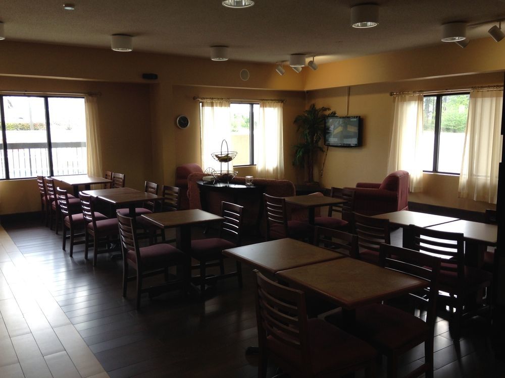 Baymont By Wyndham Orangeburg North Exterior foto