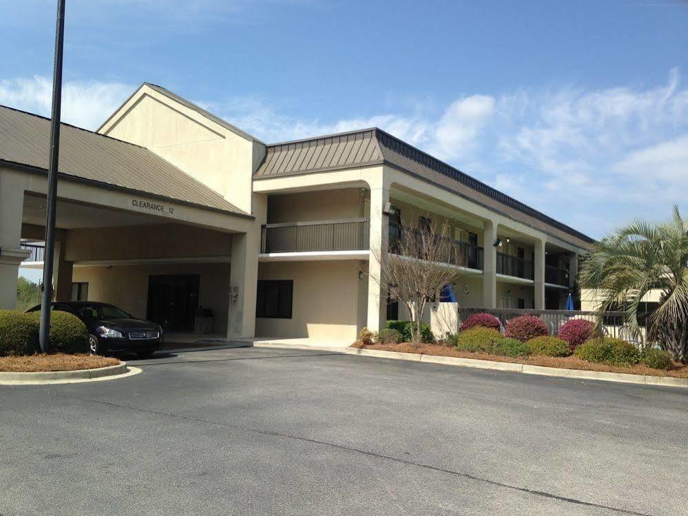 Baymont By Wyndham Orangeburg North Exterior foto