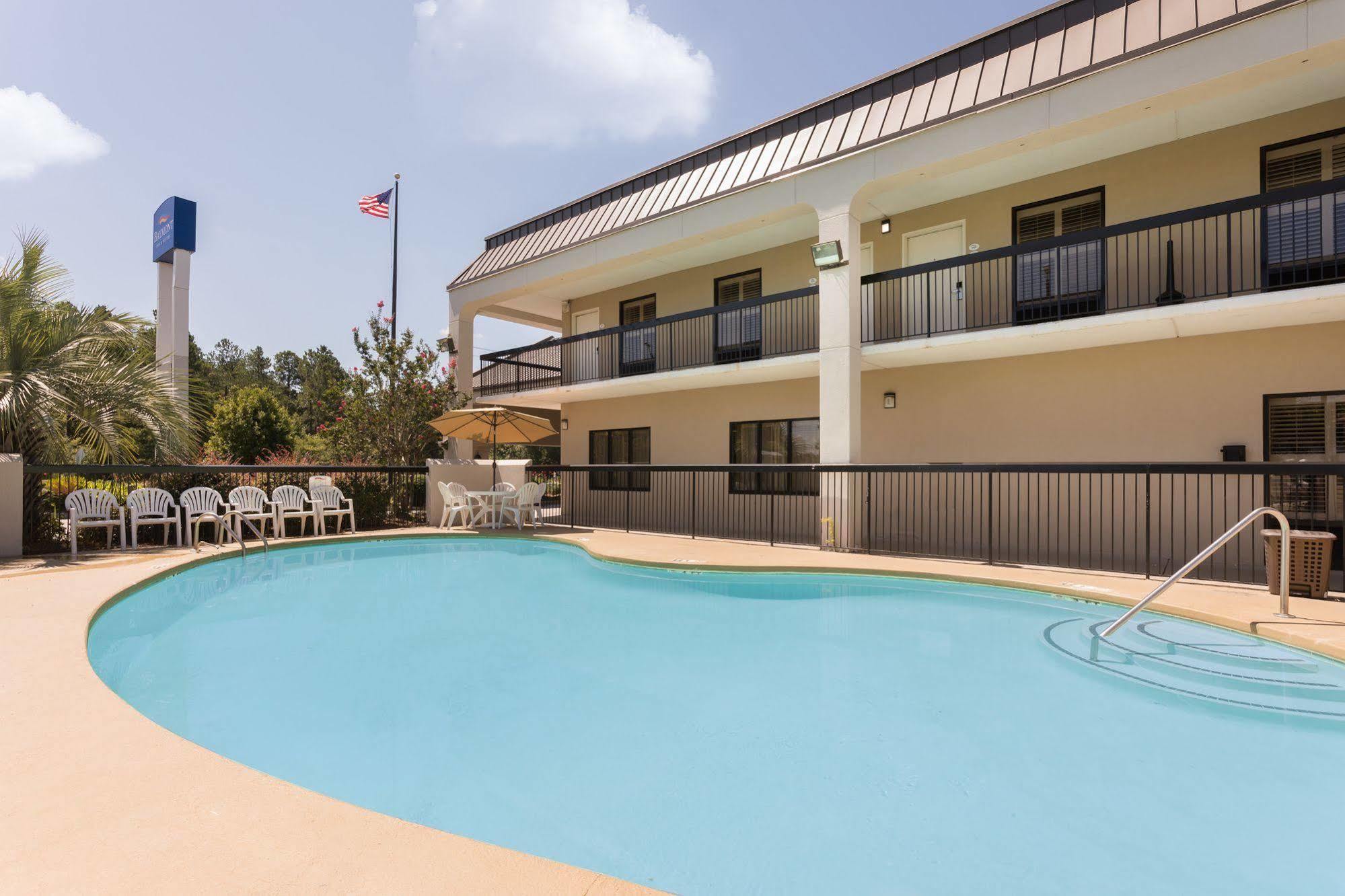Baymont By Wyndham Orangeburg North Exterior foto
